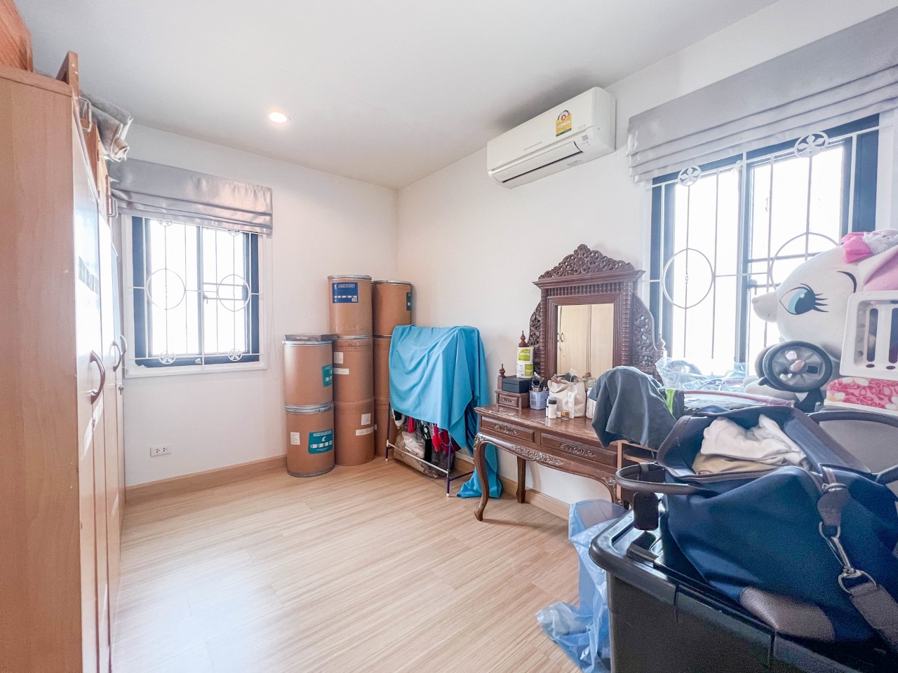 *****บ้านเดี่ยวมือสอง ย่านนนทบุรี ม.ดีไลท์ พุทธมณฑล-ศาลายา หลังมุม เนื้อที่กว้างขวางมากถึง 58.2 ตร.ว. ฟังก์ชัน 3 ห้องนอน 2 ห้องน้ำ ที่จอดรถ 2 คัน บ้านสวย พร้อมเข้าอยู่ได้ทันที บนทำเลแห่งการเดินทาง เชื่อมต่อได้หลายเส้นทาง ใกล้ทางด่วน "ศรีรัช"